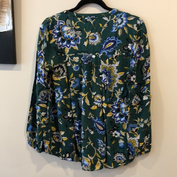 Long sleeve dark green popover top. - Picture 2 of 4